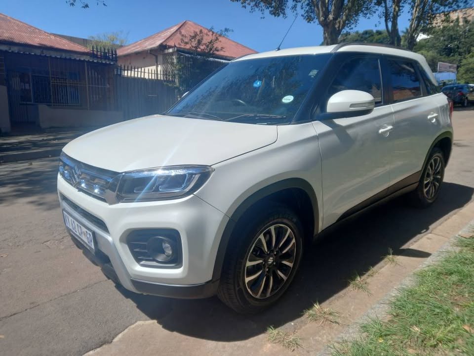 2023 SUZUKI VITARA BREZZA 1.5 PETROL, AUTOMATIC, WHITE, 23000KMS. SERVICE HISTORY