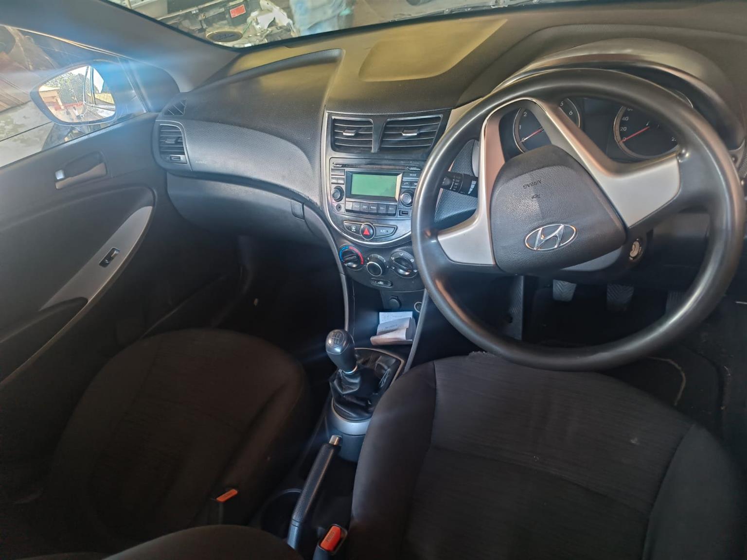 2016 Hyundai Accent 1.6 Fluid sedan #Stripping