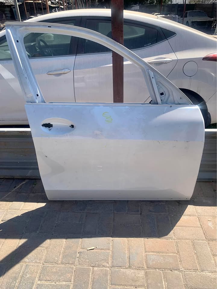 BMW G07 Front door right side BMW G07 Front door right side