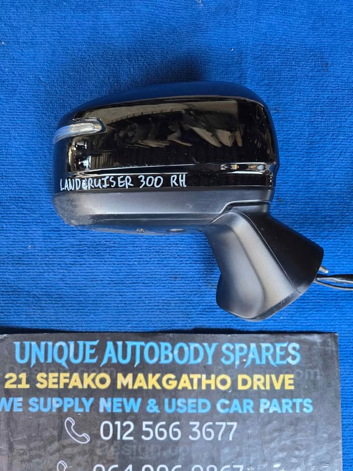Toyota Land Cruiser 300 Right Mirror