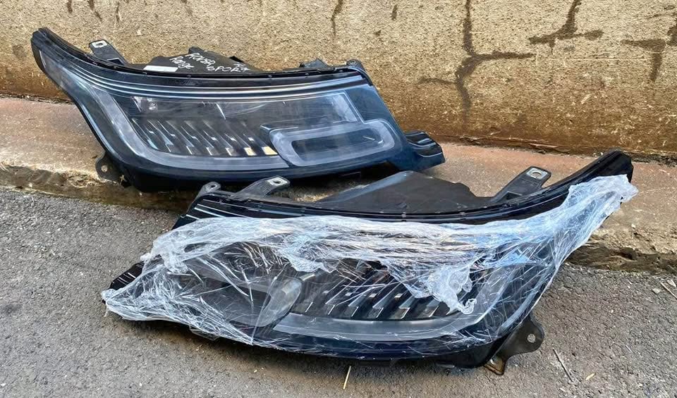 Land Rover Range Rover Sport LED HEADLIGHTS - Private Seller Land Rover Range Rover Sport LED HEADLIGHTS - Private Seller