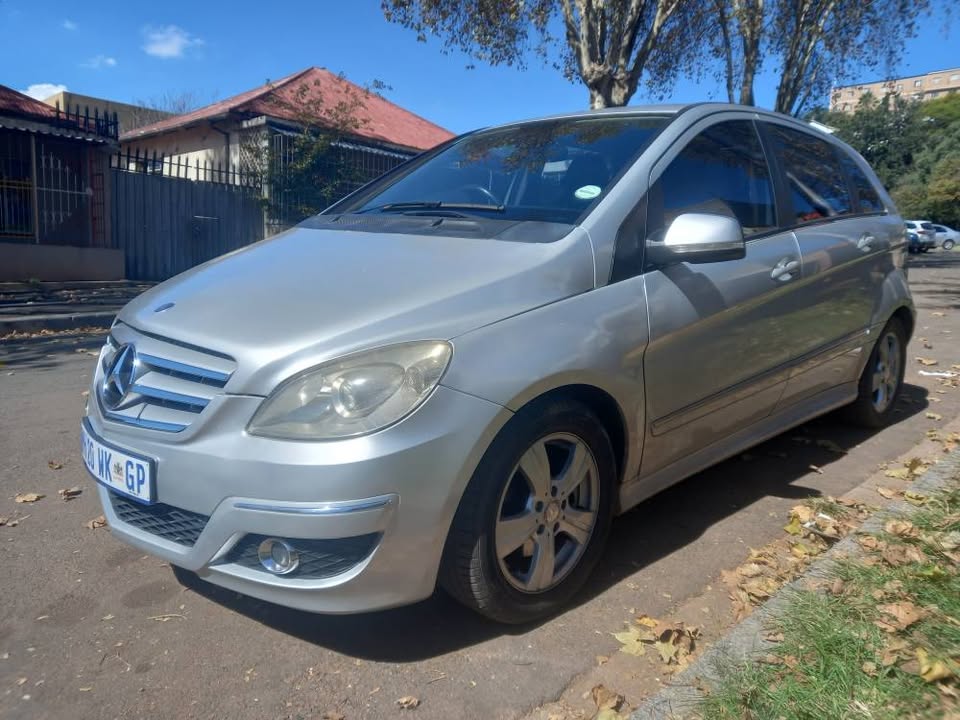 2010 Mercedes Benz B200 2.0 CDI Turbo DIESEL, Automatic, Silver, 105000kms