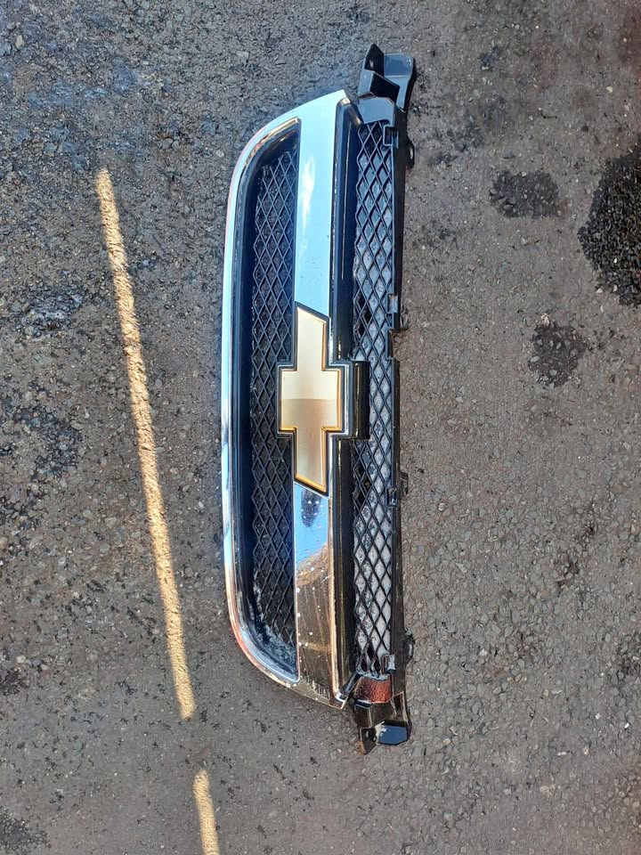 2006 - 2014 Chevrolet Aveo Front Grille - Private Seller 2006 - 2014 Chevrolet Aveo Front Grille - Private Seller