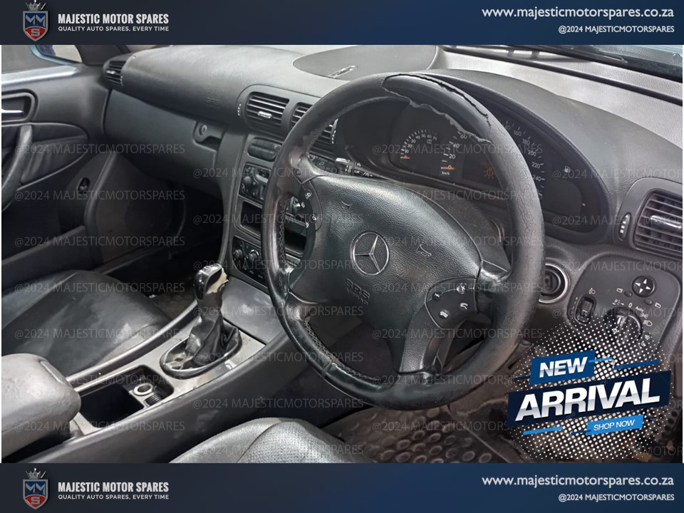 2003 Mercedes Benz C200 Kompressor W203 manual petrol stripping for spares