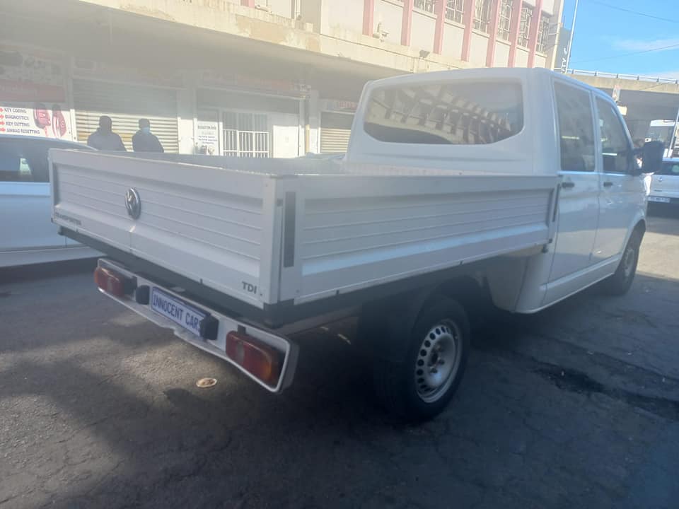 2015 VW TRANSPORTER 2.0TDI DIESEL BAKKIE, DOUBLE CAB, MANUAL, WHITE COLOUR, 155000KM.