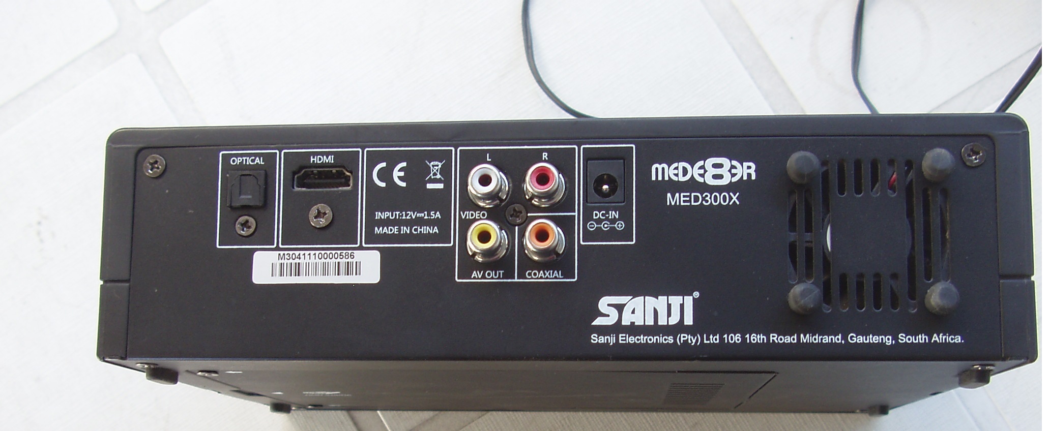 Mede8er MED300X multimedia player - with power cord  