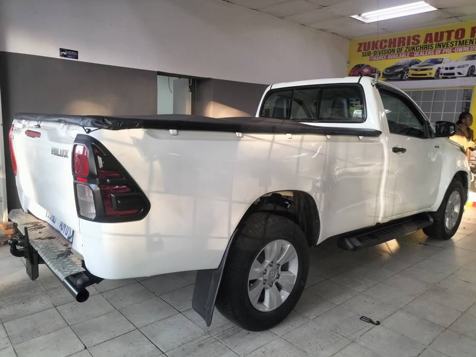 2018 TOYOTA HILUX 2.4 GD6 4X2 SINGLE CAB MANUAL DIESEL ENGINE 135,000KM