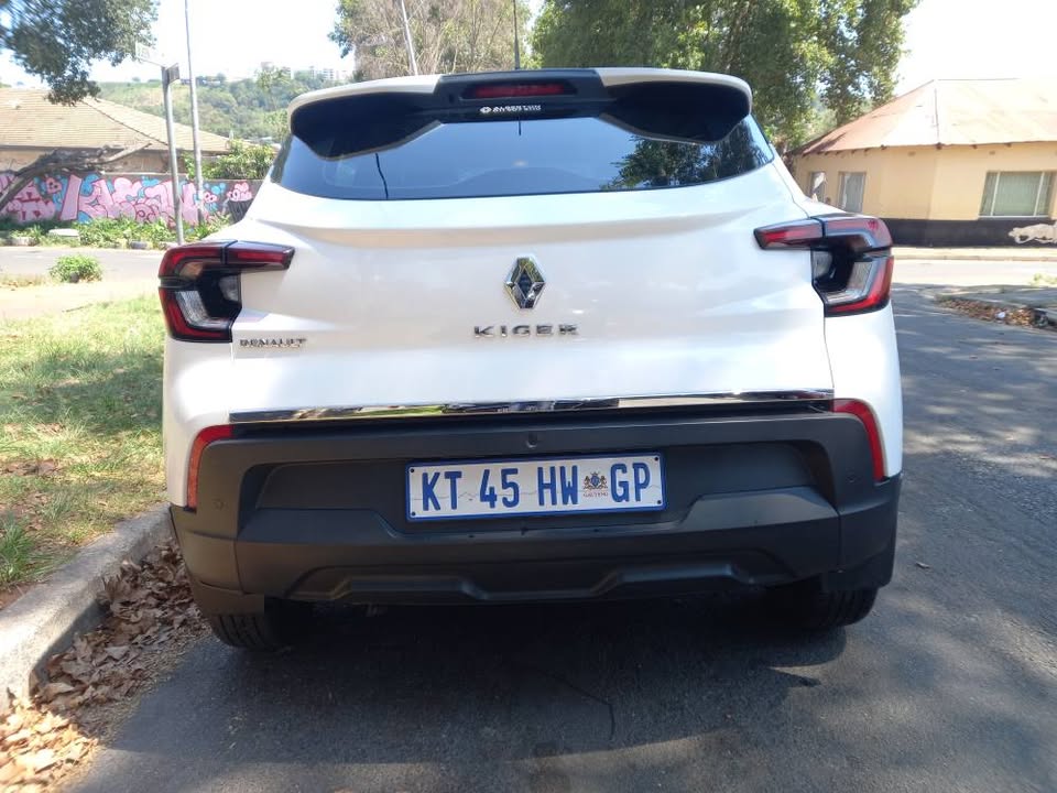 2022 Renault Kiger Engine Capacity 1.0 White Color  Manual Transmission  Petrol Mileage 28,000km