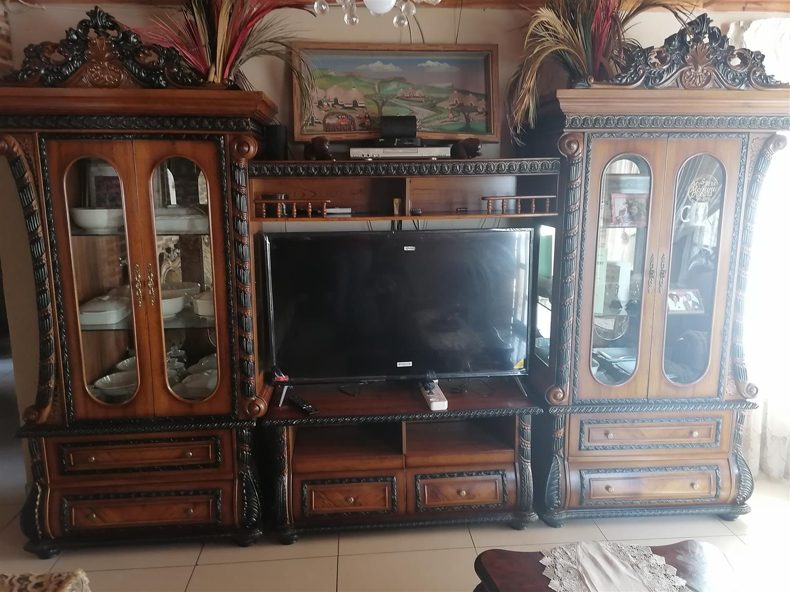 Wall unit