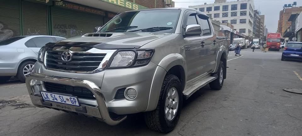 2007 TOYOTA HILUX DOUBLE CAB 3.0 D4D 4X2 MANUAL TRANSMISSION