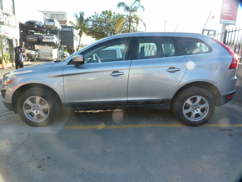 Volvo XC60 2.0 T5 Powershift AT Silver - 2011 STRIPPING FOR SPARES - Private Seller Volvo XC60 2.0 T5 Powershift AT Silver - 2011 STRIPPING FOR SPARES - Private Seller