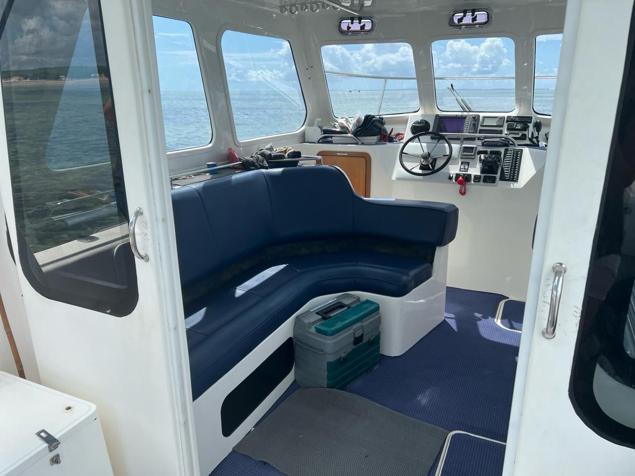 Magnum 32 Boat