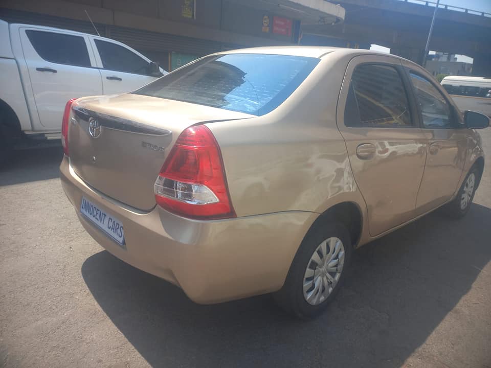 2014 TOYOTA ETIOS 1.5 PETROL ENGINE, MANUAL TRANSMISSION,  GOLD IN COLOR