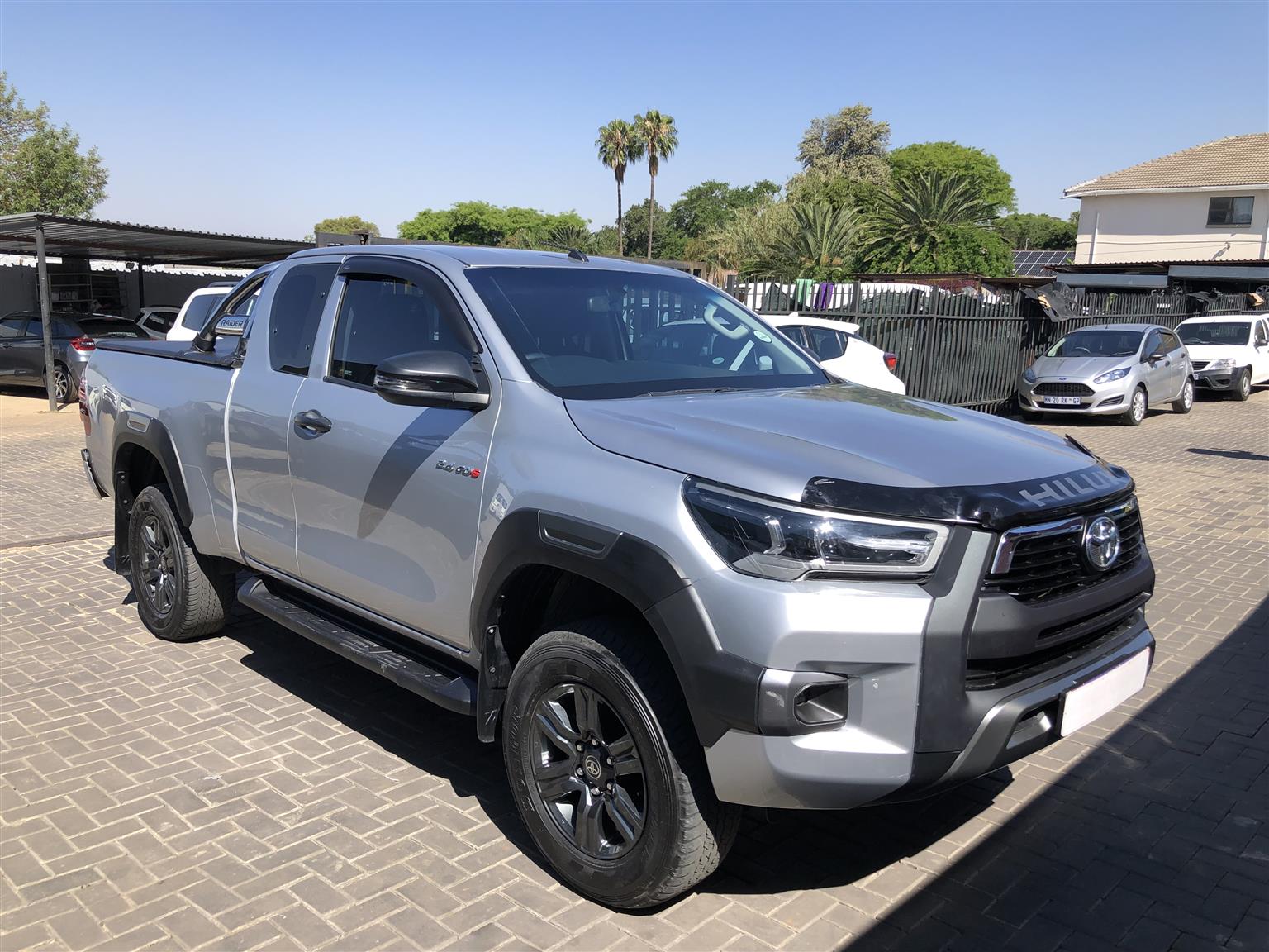 Used 2023 Toyota Hilux 2.4GD-6 Xtra cab Raider manual - Private Seller Used 2023 Toyota Hilux 2.4GD-6 Xtra cab Raider manual - Private Seller