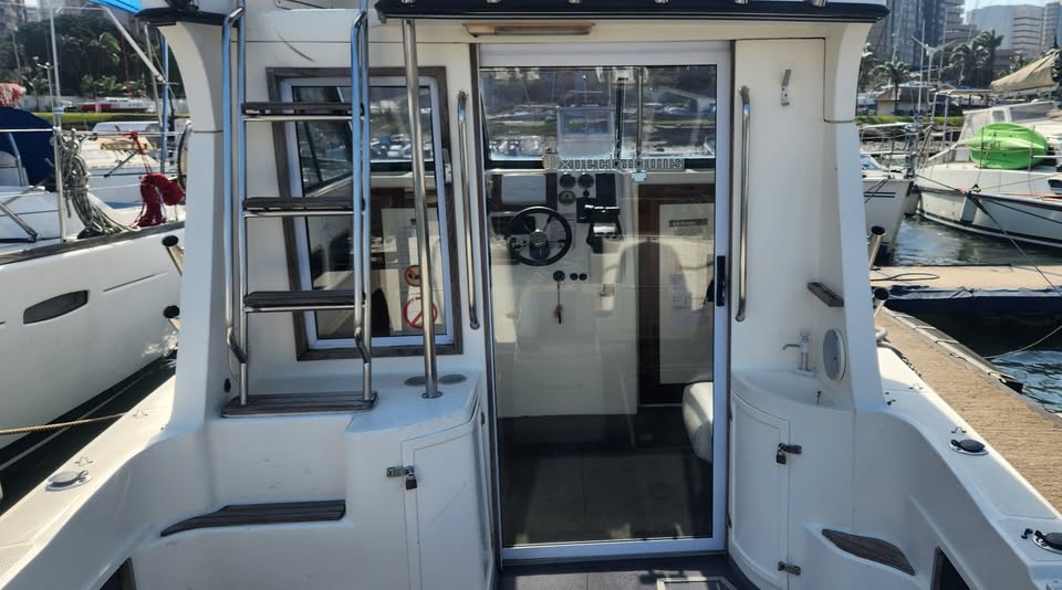 2008 COBRA CAT 800 CABIN
