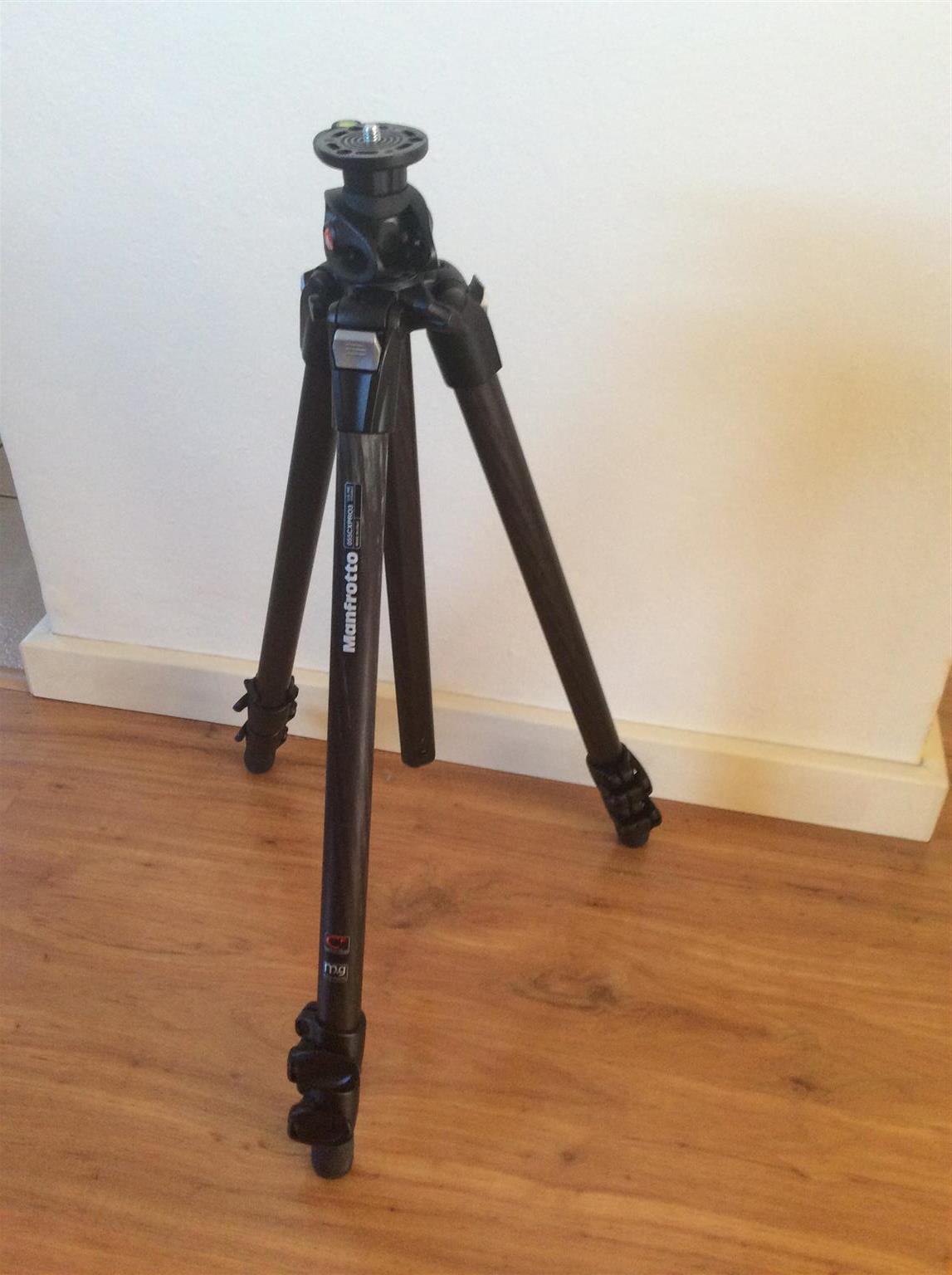 MANFROTTO TRIPOD MANFROTTO TRIPOD