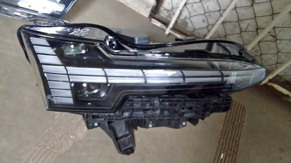 VOLVO 3 X30 HEADLIGHTS - Private Seller VOLVO 3 X30 HEADLIGHTS - Private Seller