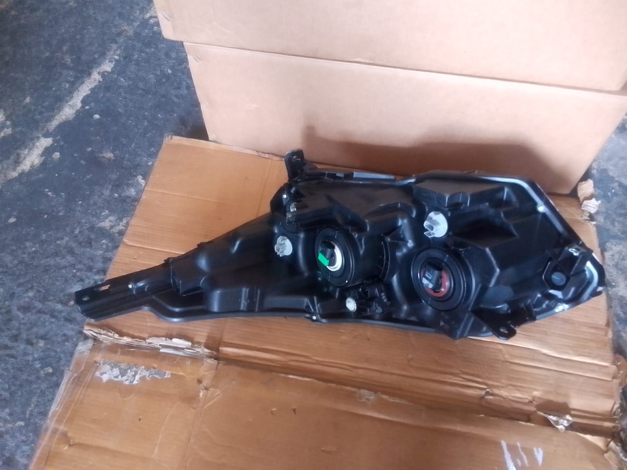 (2019-2023) HONDA HR-V RIGHT XENON HEADLIGHT FOR SALE - Private Seller (2019-2023) HONDA HR-V RIGHT XENON HEADLIGHT FOR SALE - Private Seller