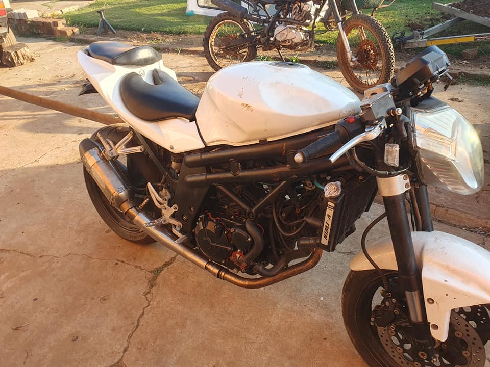 Hyosung GT 650 carburator. We stripping bikes, quads, scooters, off roads etc. We courier country wi - Private Seller