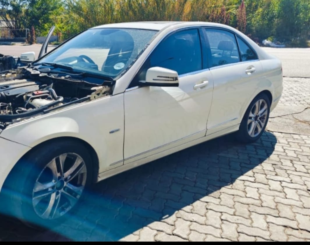 C class w204 with 271 CGI engine available for stripping - Private Seller C class w204 with 271 CGI engine available for stripping - Private Seller