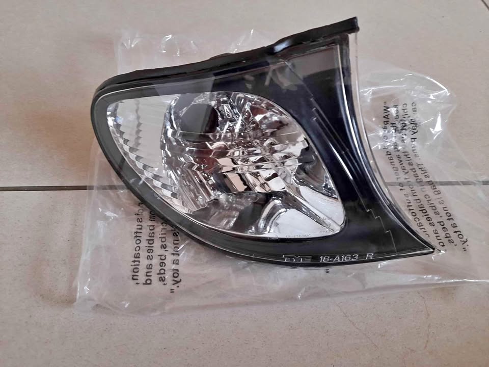 BMW E46 INDIVIDUAL BRAND NEW CORNER LIGHTS PRICEEach