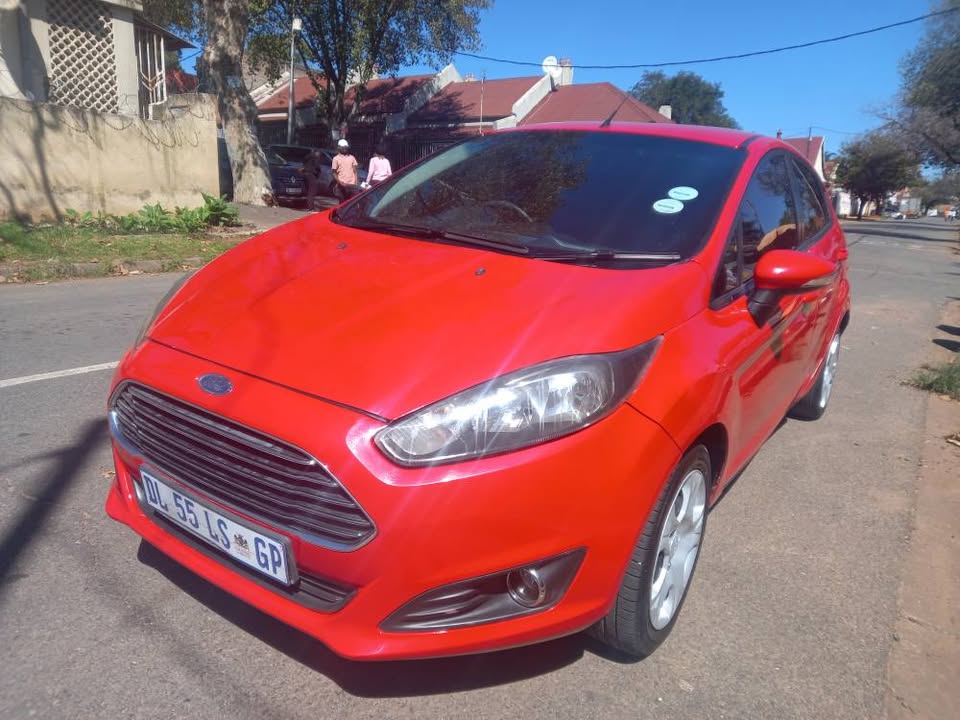 2015 Ford Fiesta Ecoboost 1.0 Petrol, Manual, Red, 91000kms