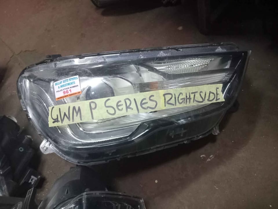 Gwm p series right headlight