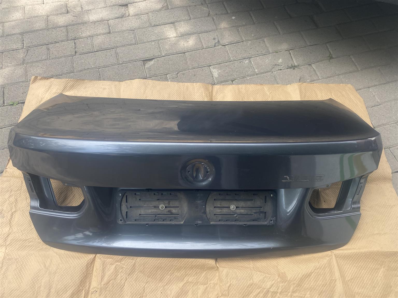 2014 BMW 3 SERIES F30 BOOTLID FOR SALE. IN PRISTINE CONDITION 2014 BMW 3 SERIES F30 BOOTLID FOR SALE. IN PRISTINE CONDITION
