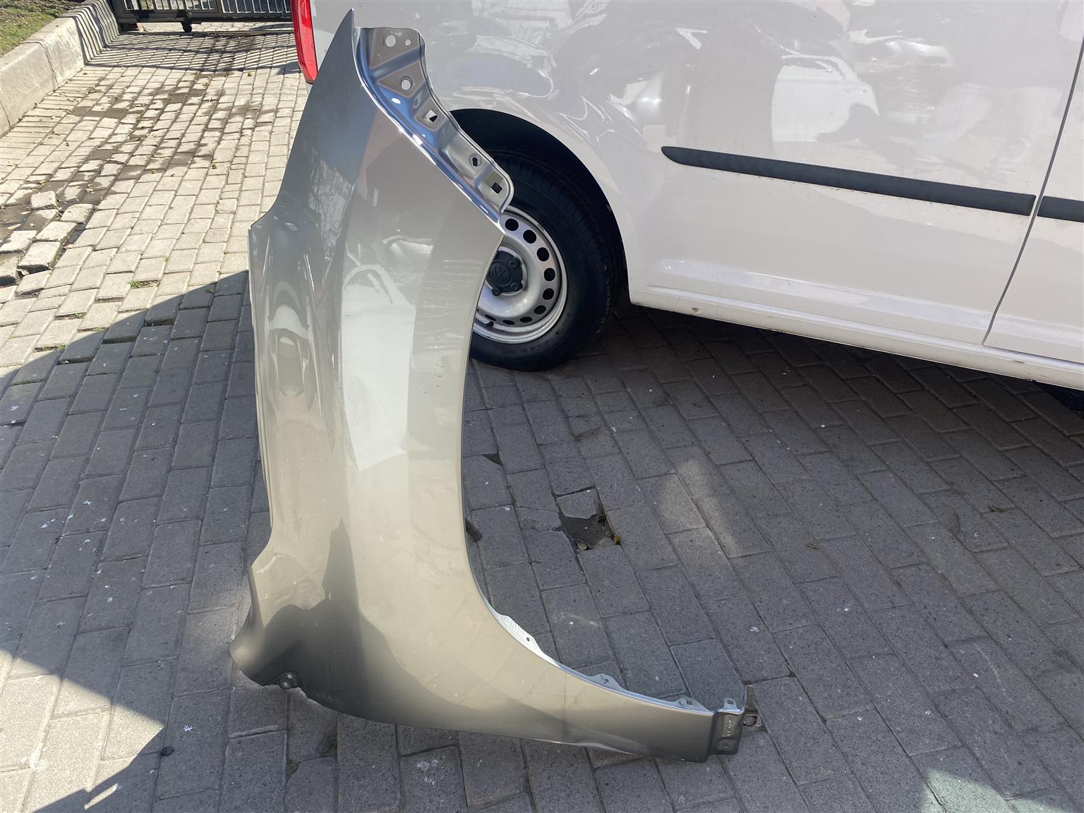 2022 LEXUS LX570 RIGHT FRONT FENDER FOR SALE. IN PRISTINE CONDITION 2022 LEXUS LX570 RIGHT FRONT FENDER FOR SALE. IN PRISTINE CONDITION