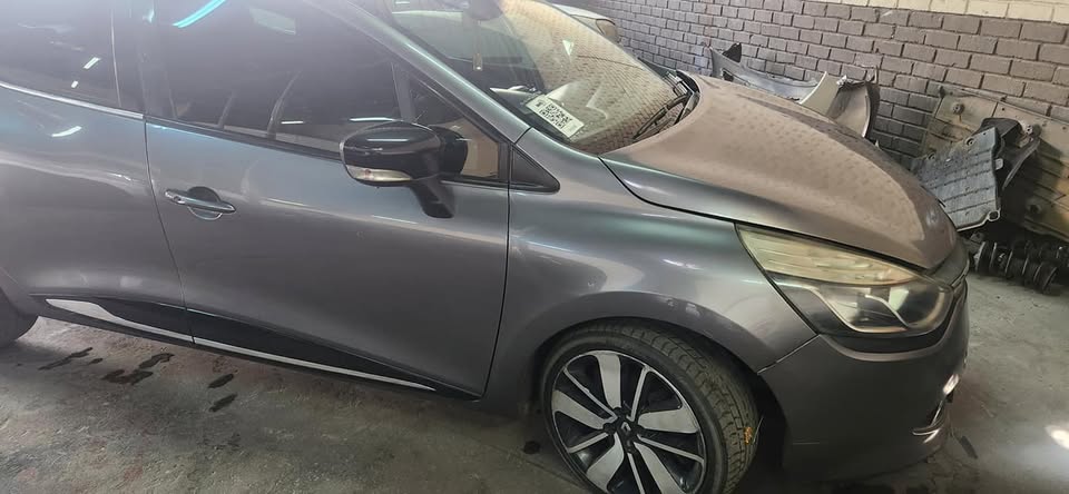 Renault Clio 4 for stripping - Private Seller Renault Clio 4 for stripping - Private Seller