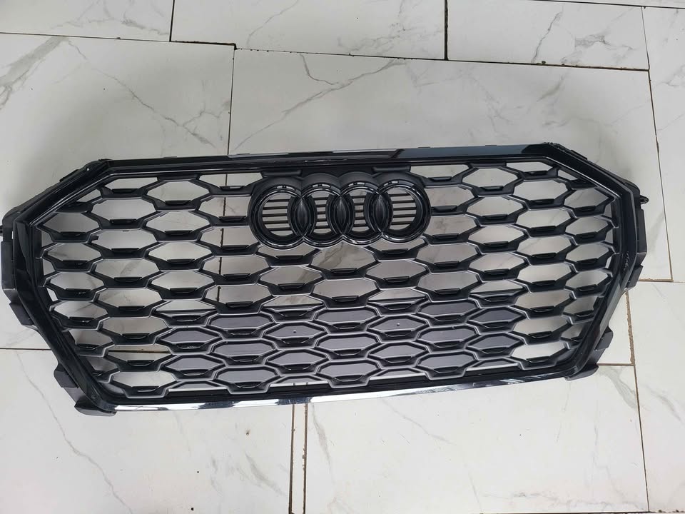 Audi Q3 Sline main grill for sale - Private Seller
