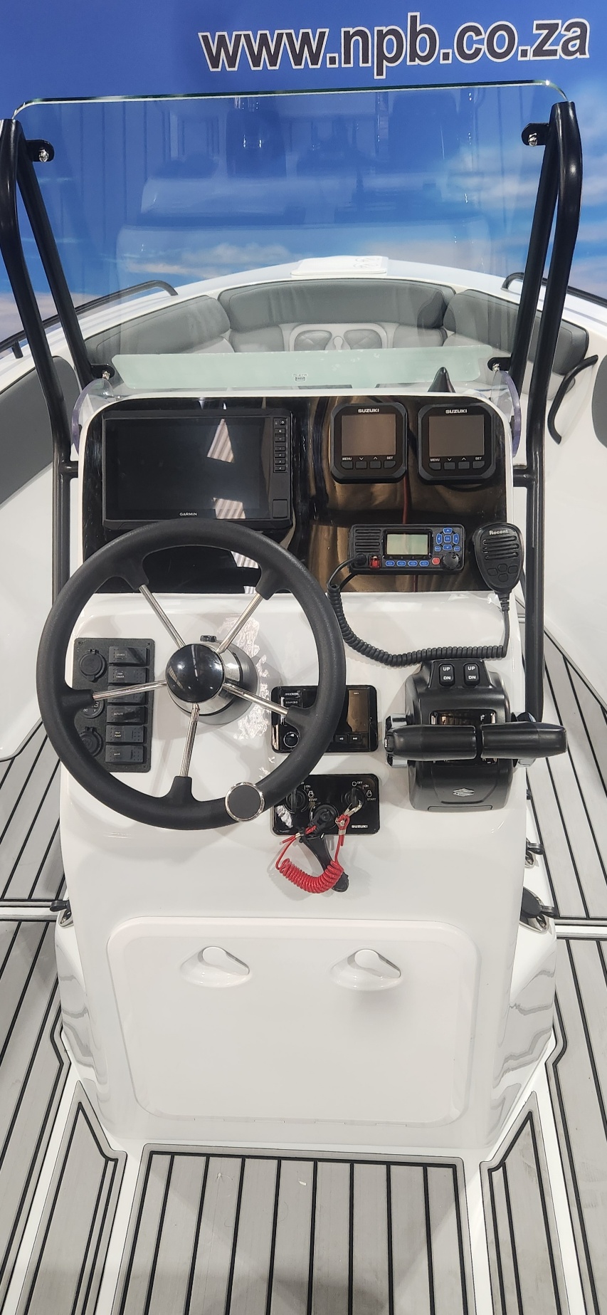TARPON 190 ON TRAILER 2 X 100 HP SUZUKI 4 STROKES