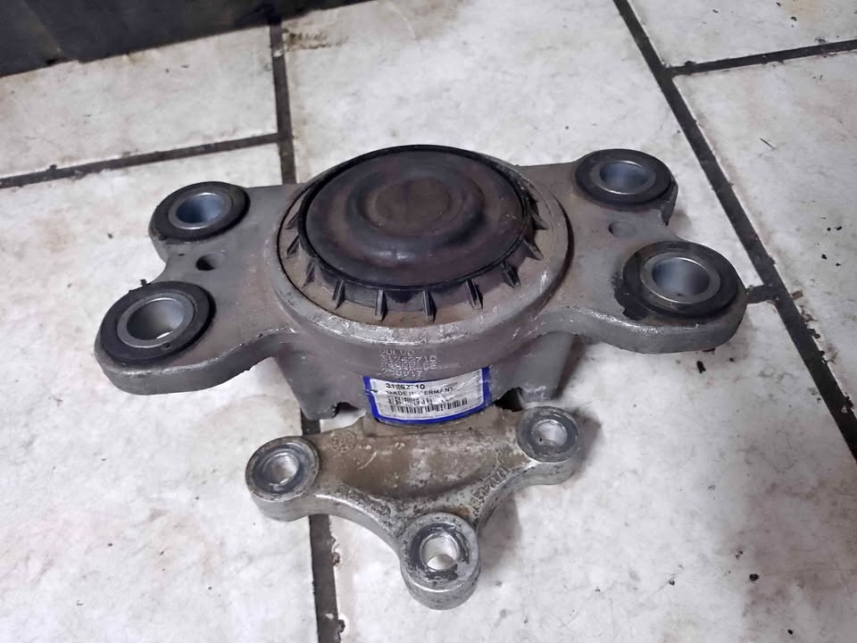 VOLVO S60 2012 ENGINE MOUNTING FOR SALE - Private Seller VOLVO S60 2012 ENGINE MOUNTING FOR SALE - Private Seller