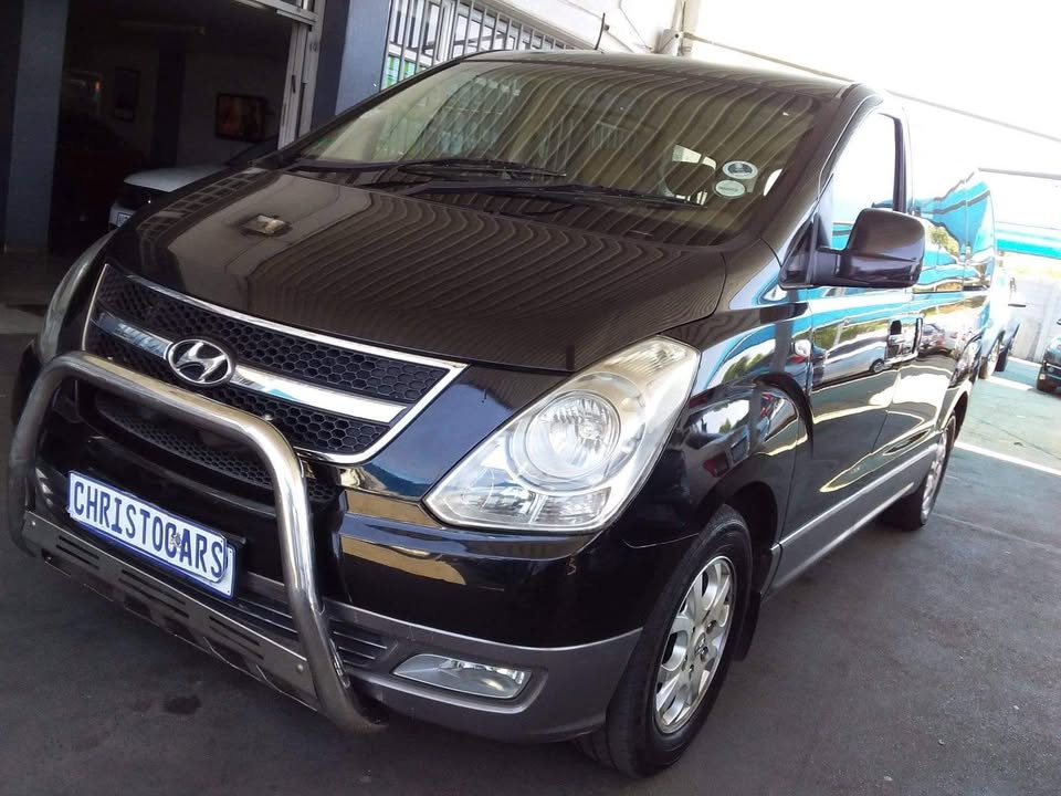2011 Hyundai H-1 9-seater automatic transmiss 2011