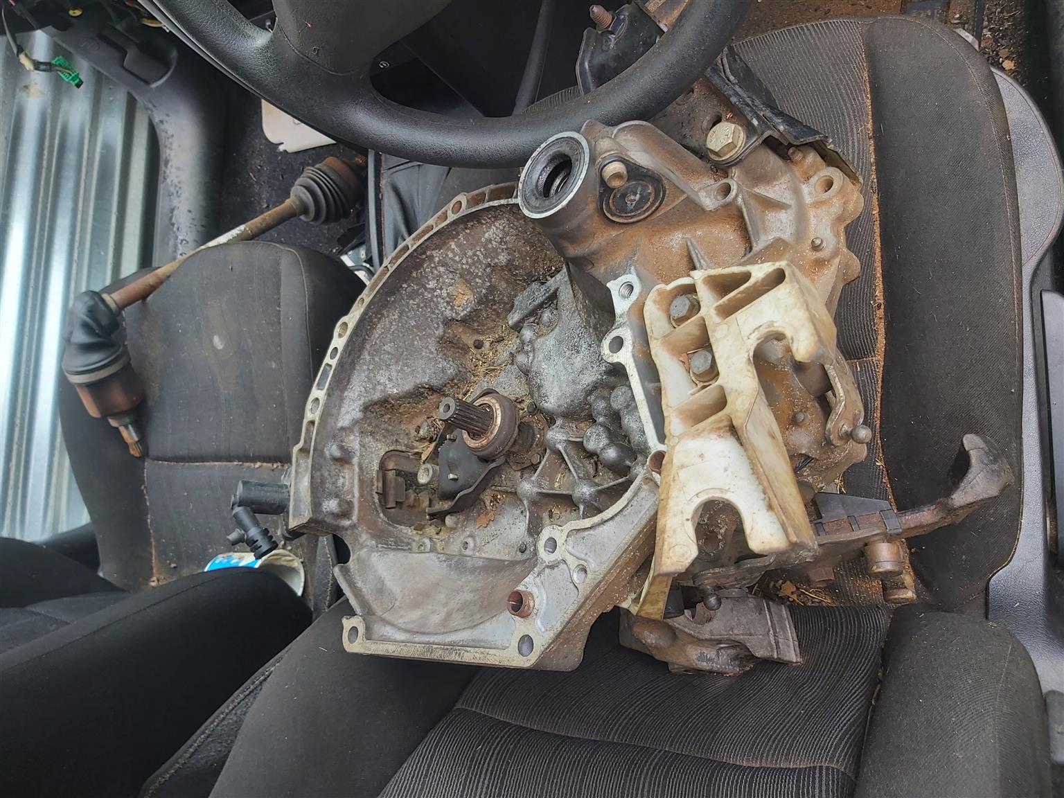 Gearbox Peugeot 207 - Private Seller Gearbox Peugeot 207 - Private Seller