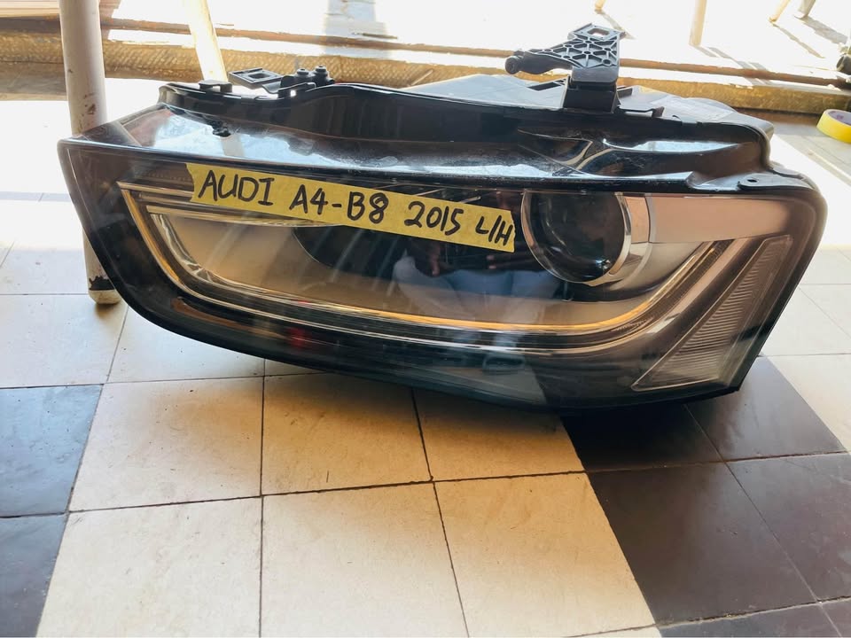 Audi A4 B8 headlight 2015 - Private Seller Audi A4 B8 headlight 2015 - Private Seller