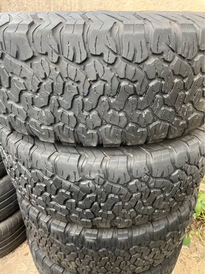 Ford Ranger Thunder 18” Mag Rims (With Used Tyres) - Private Seller Ford Ranger Thunder 18” Mag Rims (With Used Tyres) - Private Seller