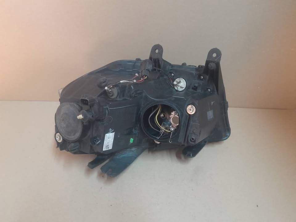 2018-2023 MAHINDRA SCORPION RIGHT SIDE HEADLIGHT FOR SALE