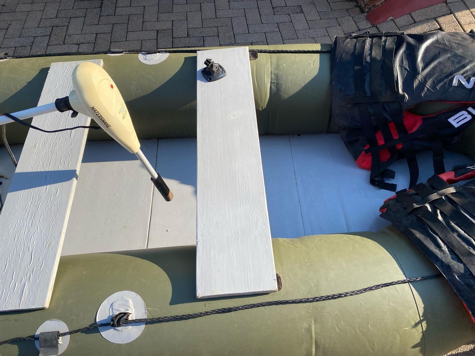 Inflatable bass/carp boat with motor