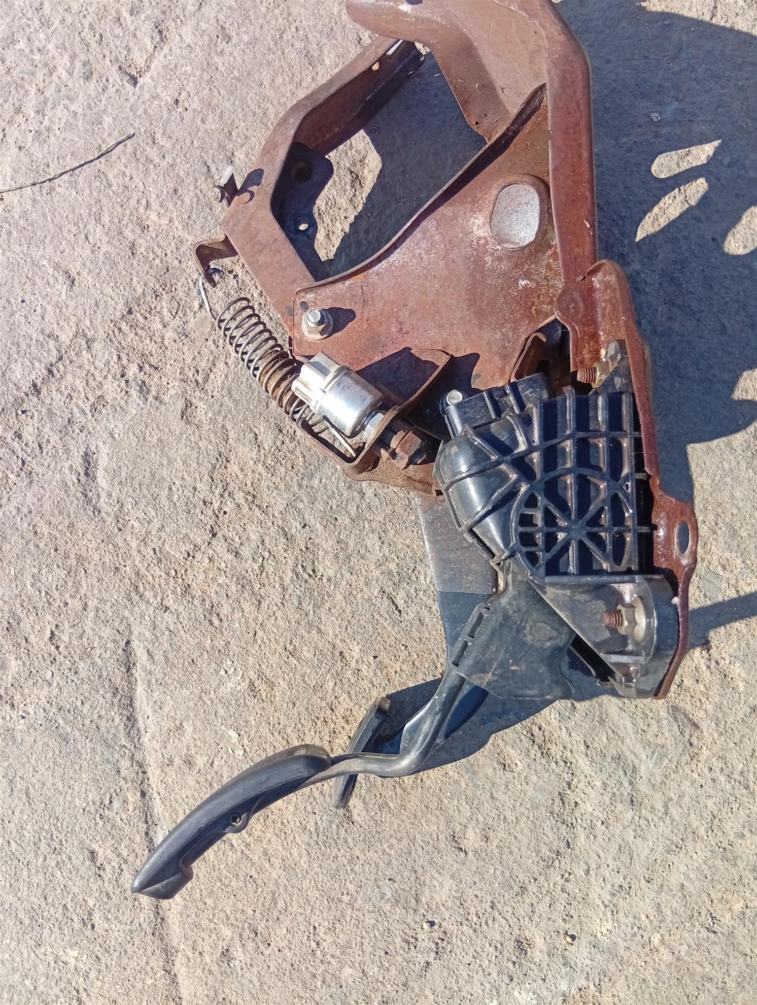 2012 Toyota quantum break and accelerator pedal - Private Seller 2012 Toyota quantum break and accelerator pedal - Private Seller