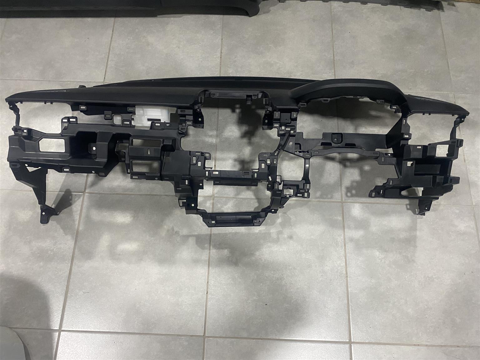 2024 TOYOTA COROLLA CROSS DASHBOARD FOR SALE. IN PRISTINE CONDITION - Private Seller