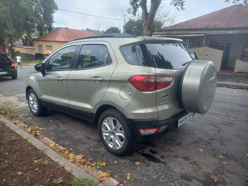 2016 Ford Ecosport Ecoboost 1.0 Titanium petrol, Manual, Gold color, mileage 84000kms,
