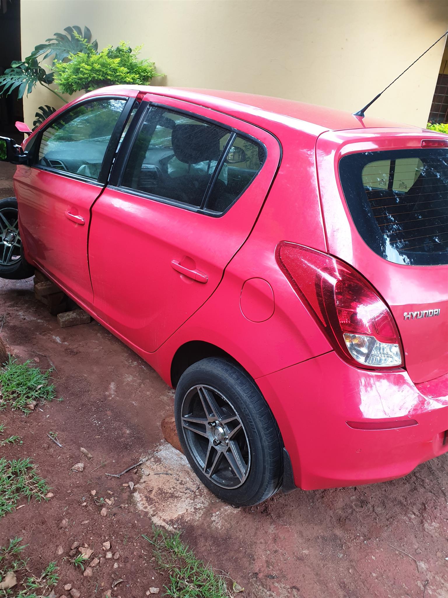 Hyundai i20 (2013 model) for striping.  Engine, doors, etc. - Private Seller