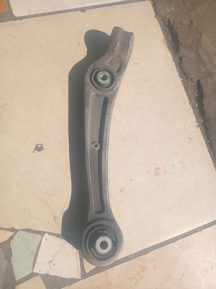 AUDI A4 (8K2, B8) - Wishbone - front lower - Private Seller