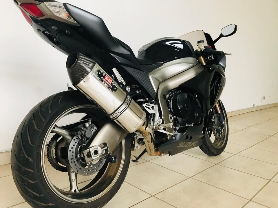 SUZUKI GSXR 1000 L0 - Private Seller
