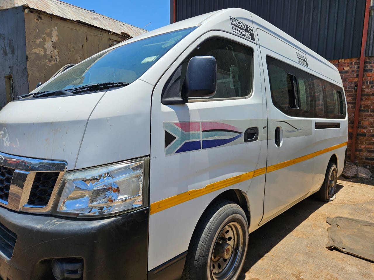 Nissan NV350 2.5 2017 petrol manual stripping for used spares