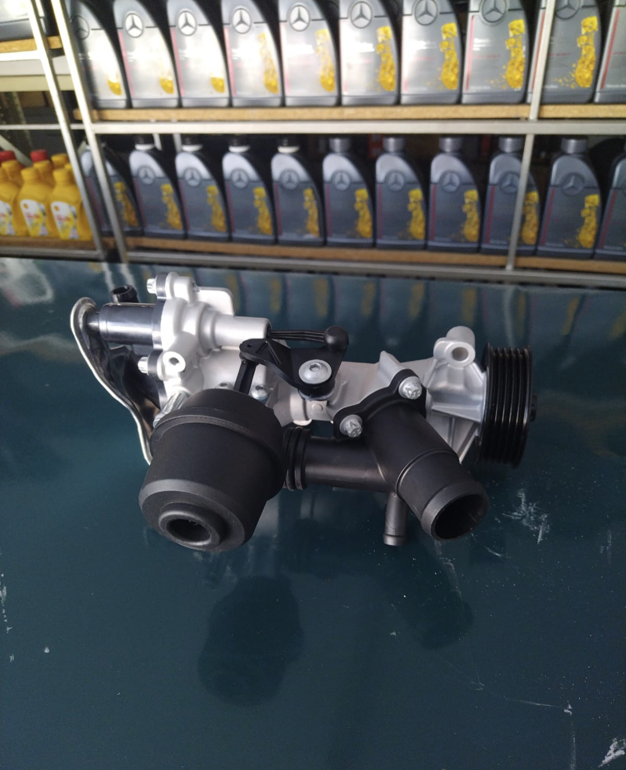 Mercedes Benz A class w176 m270 water pump - Private Seller