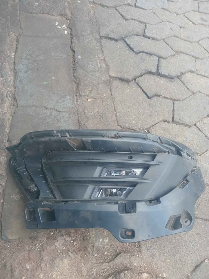 Kia shortage right side fog cover - Private Seller