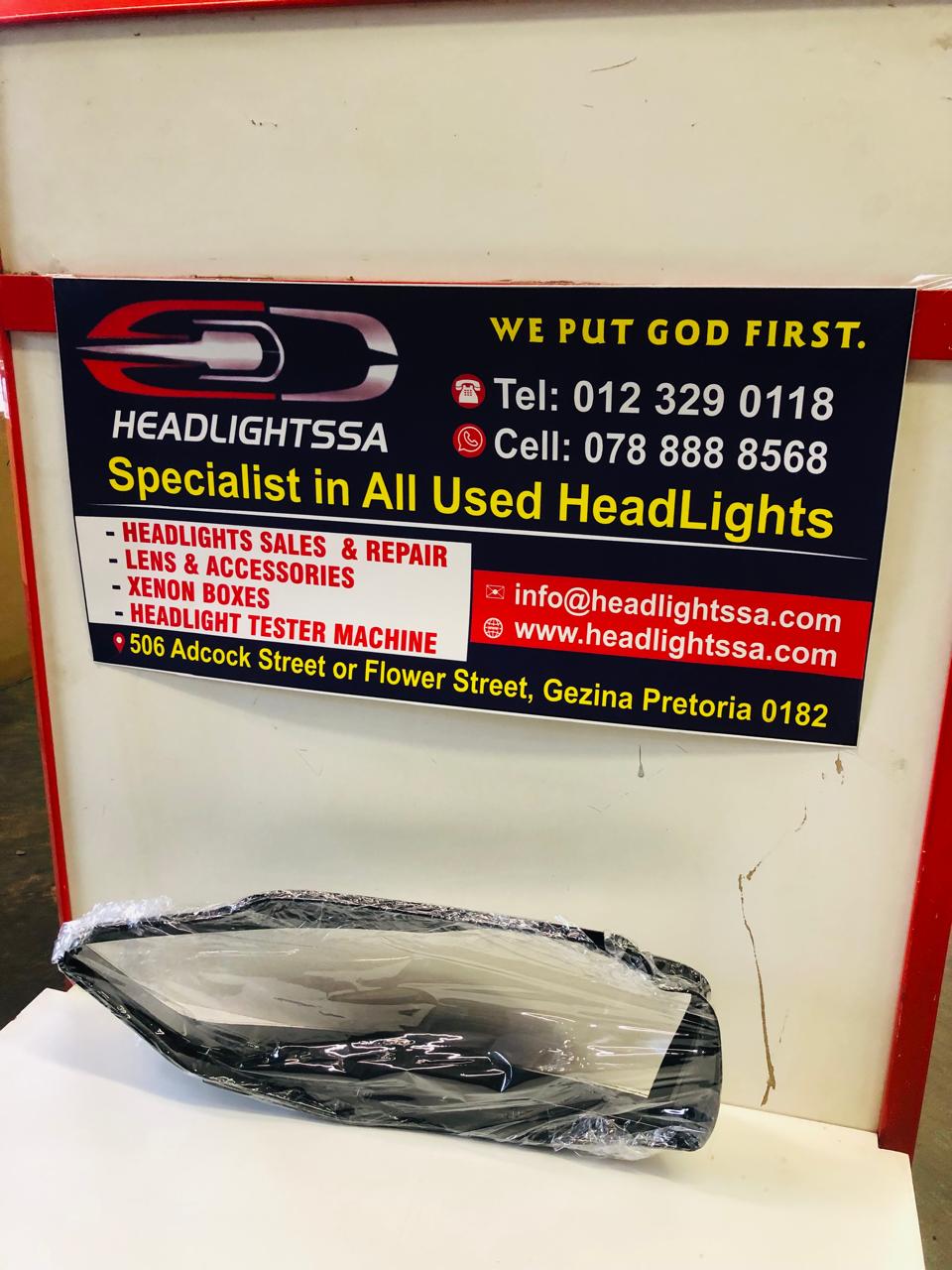 Audi A4 B8 right side headlight replacement lens - Private Seller Audi A4 B8 right side headlight replacement lens - Private Seller