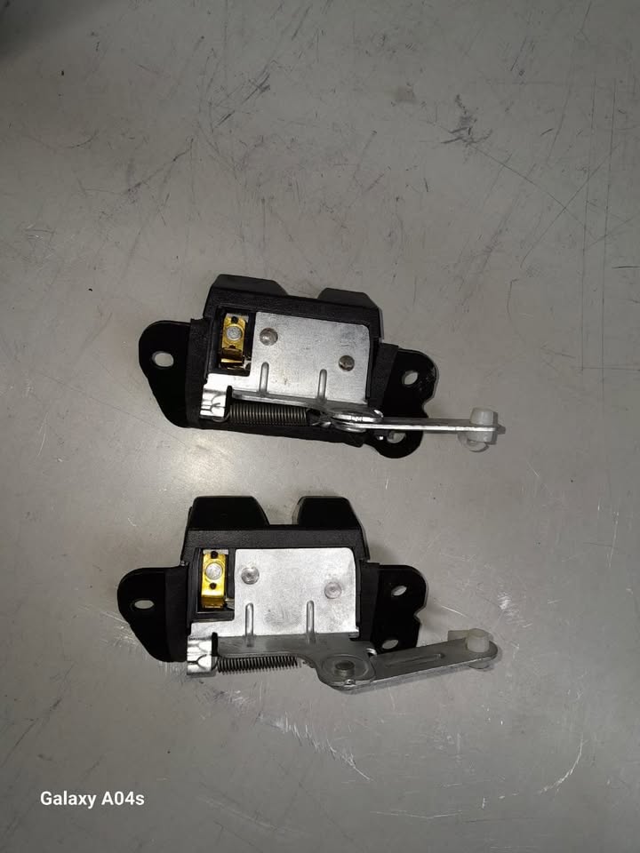 HYUNDAI H1 TAILIGHT LOCK FOR SALE - Private Seller
